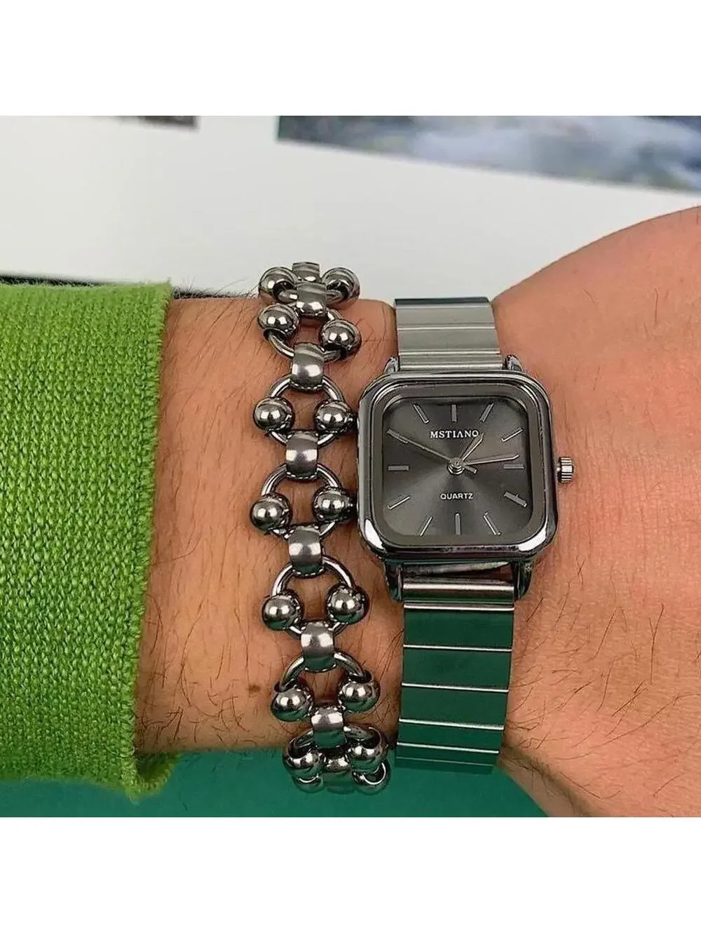 2000s Y2k style silver square watch. Classy sporty style watch. Stainless steel.